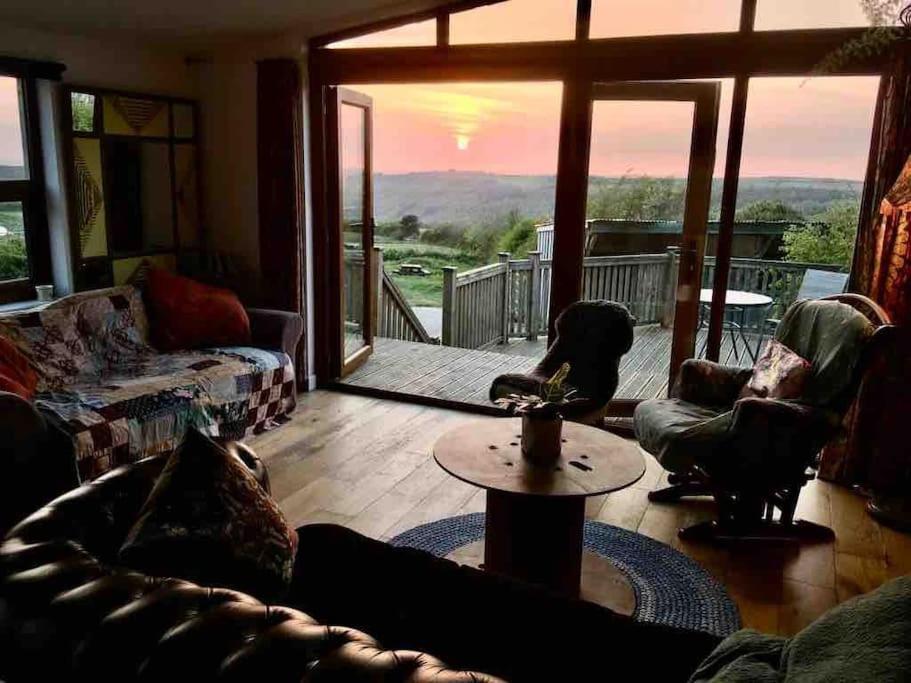 Spacious Cabin On Isolated Farm With Sea View Bude Εξωτερικό φωτογραφία