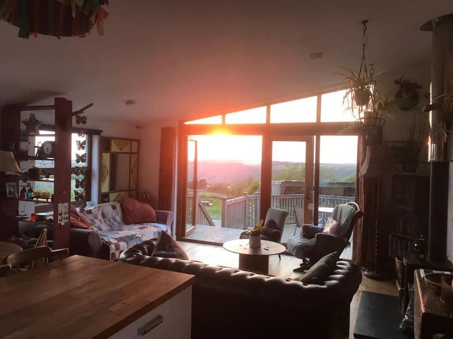 Spacious Cabin On Isolated Farm With Sea View Bude Εξωτερικό φωτογραφία
