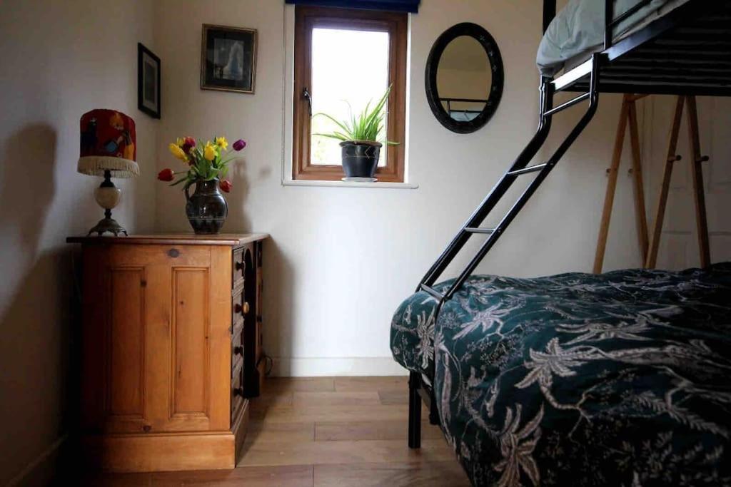 Spacious Cabin On Isolated Farm With Sea View Bude Εξωτερικό φωτογραφία